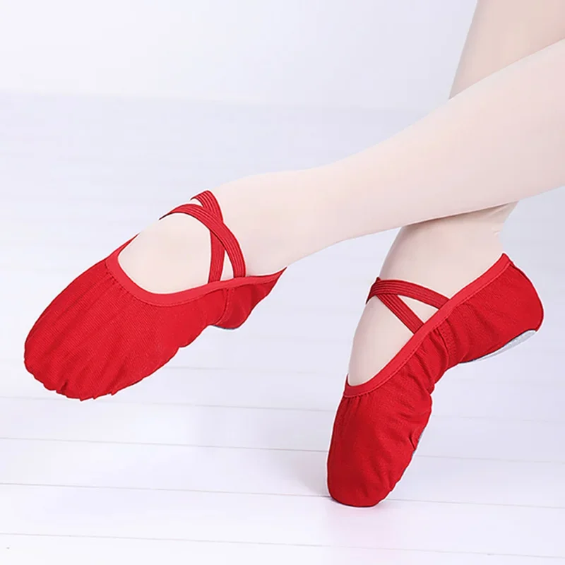 Балетные туфли для девочек, парусиновые танцевальные тапочки на мягкой подошве, детская обувь для занятий балериной, женская танцевальная обувь Изображение 3