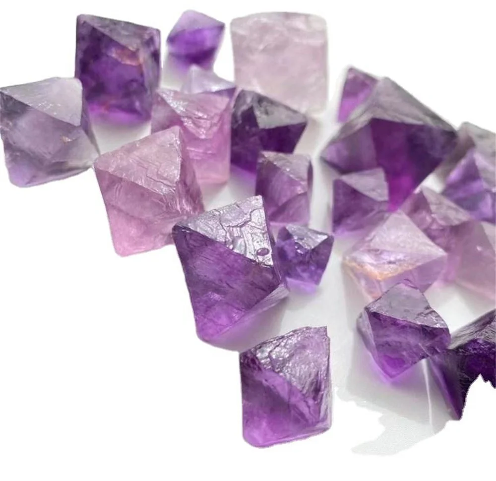 Оптовый образец резьбы по камню с натуральным кристаллом Октаэдр Фиолетовый флюорит многогранник Изображение 4