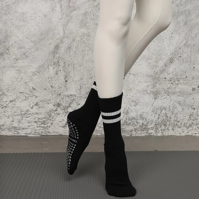 Синие носки для пилатеса, чулки из тонкой эпоксидной смолы ПВХ, нескользящие Профессиональные женские однотонные спортивные носки для йоги в две полосы, Изображение 1