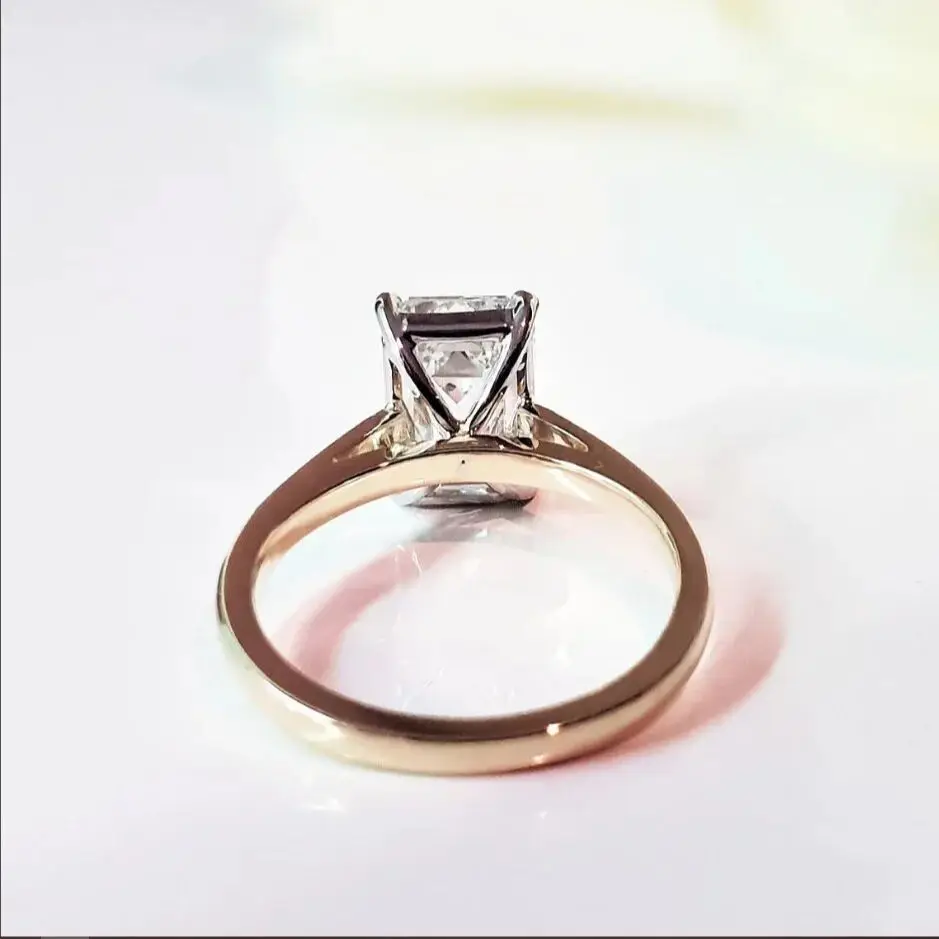 Обручальное кольцо из желтого золота 14 карат с 4-каратным изумрудом и бриллиантом, выращенным в лаборатории, СЕРТИФИЦИРОВАННЫМ IGI CVD Diamond F VS1 Изображение 2