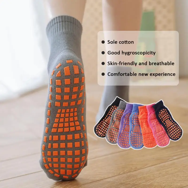 Сообщение Хлопковые носки для батута унисекс, противоскользящие носки для взрослых и детей, удобная одежда, противоскользящие спортивные носки для йоги, массаж ног Изображение 1